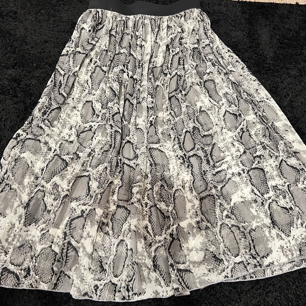 Rachel Zoe Snake Print Skirt Size small (would say extra small)